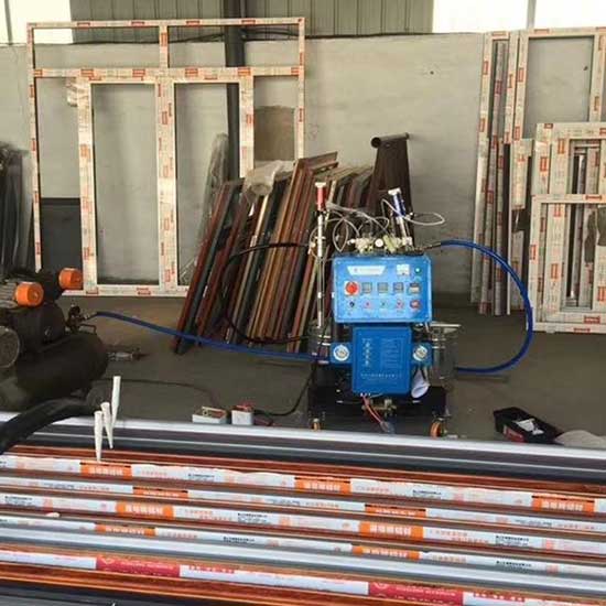 小型聚氨酯灌注發(fā)泡機(jī)器 (斷橋發(fā)泡)多少錢(圖2) Q2600D-小型聚氨酯灌注發(fā)泡機(jī)器