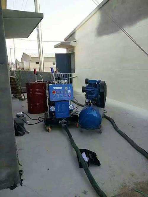 便攜式小型聚氨酯噴涂機(jī)(圖1) Q2600便攜式小型聚氨酯噴涂機(jī)