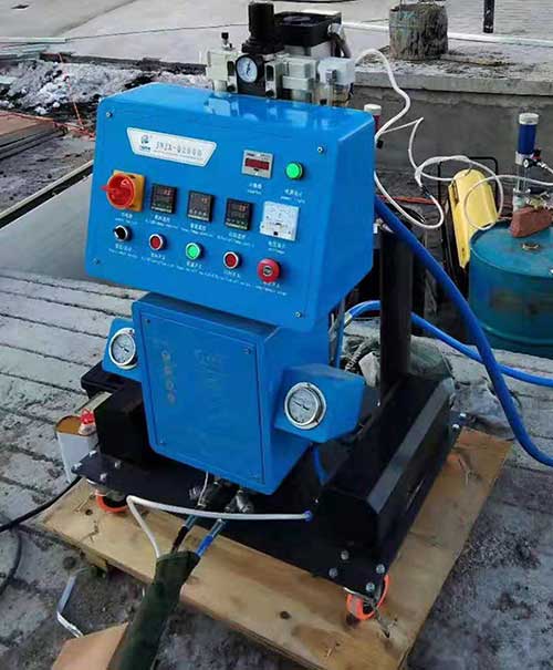 價格便宜的聚氨酯噴涂機(圖1) Q2600價格便宜的聚氨酯噴涂機