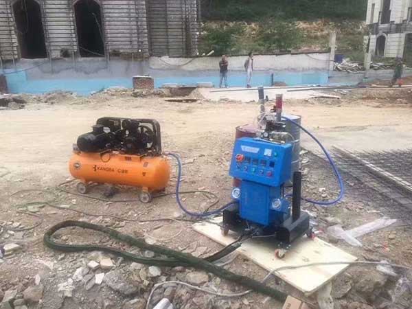 外墻聚氨酯噴涂保溫(圖1) Q2600噴涂機(jī)外墻聚氨酯噴涂保溫案例