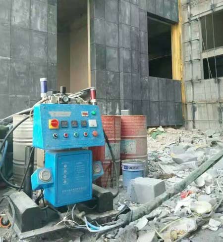 外墻聚氨酯噴涂五厘米價(jià)格(圖1) Q2600外墻聚氨酯噴涂五厘米價(jià)格