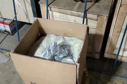 現(xiàn)場發(fā)泡包裝緩沖澆注pu聚氨酯機(jī)器(圖3) 現(xiàn)場發(fā)泡包裝緩沖澆注pu聚氨酯案例