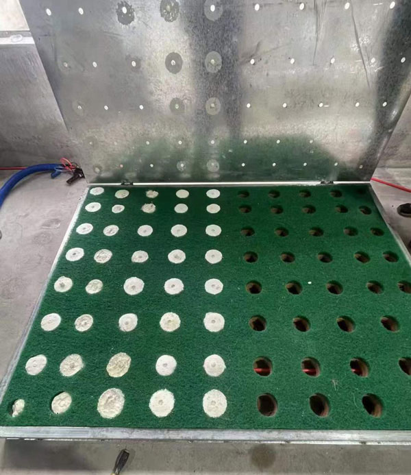 聚氨酯噴涂發(fā)泡一體機(jī)(圖6) 浮島填充發(fā)泡聚緣脂