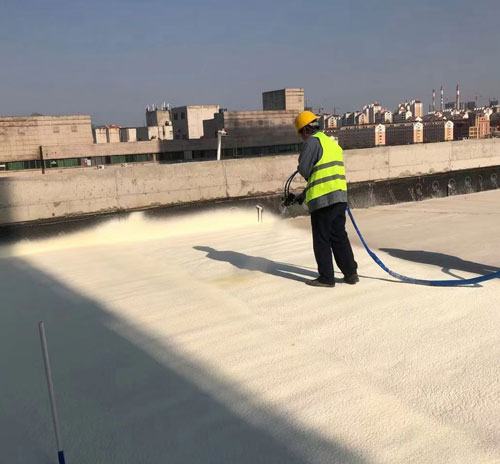 聚氨酯硬泡h5600發(fā)泡機(jī)硬度 去哪購(gòu)買機(jī)器(圖3) 屋面保溫硬泡聚氨酯噴涂發(fā)泡案例