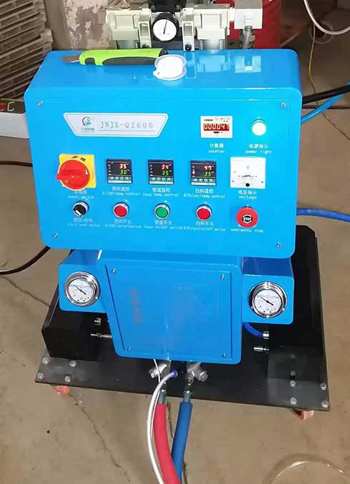 冷庫(kù)噴涂聚氨酯機(jī)子是什么樣的(圖1) Q2600冷庫(kù)噴涂聚氨酯機(jī)子