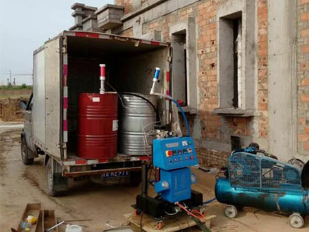 聚氨酯噴涂外墻保溫(圖2) Q2600聚氨酯噴涂機(jī)外墻保溫