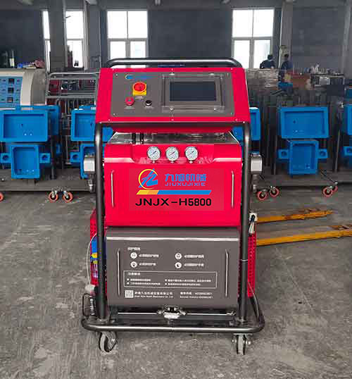 太陽能水箱發(fā)泡(圖1) H5800PLC聚氨酯高壓設備