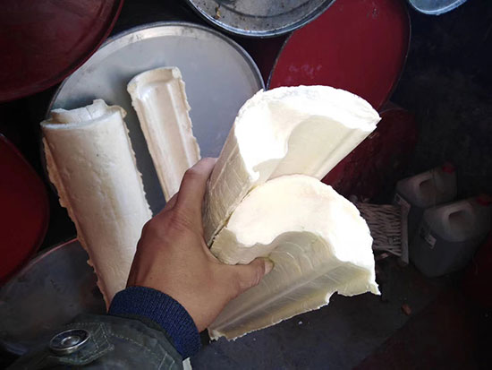 硬質(zhì)聚氨酯瓦殼(圖2) 硬質(zhì)聚氨酯瓦殼成品