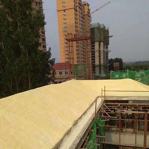 墻體保溫高壓聚氨酯設(shè)備(圖1) 墻體保溫現(xiàn)場發(fā)泡施工