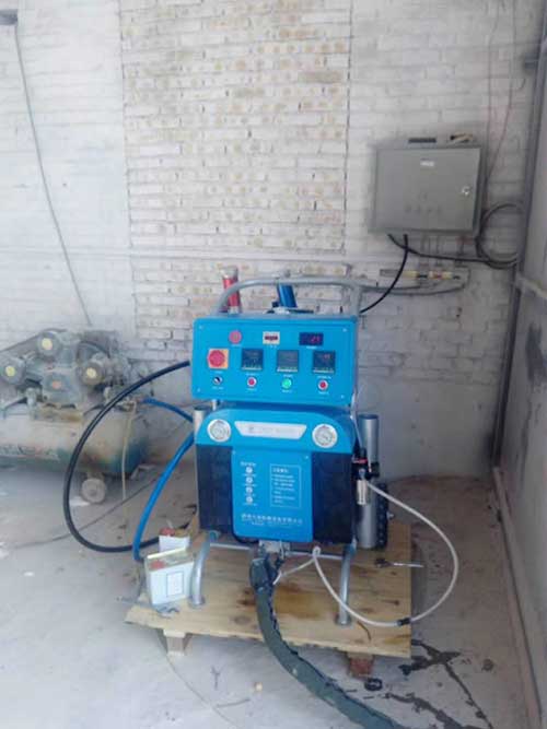 冷庫(kù)聚氨酯噴涂機(jī)(圖2) Q5200冷庫(kù)聚氨酯噴涂機(jī)