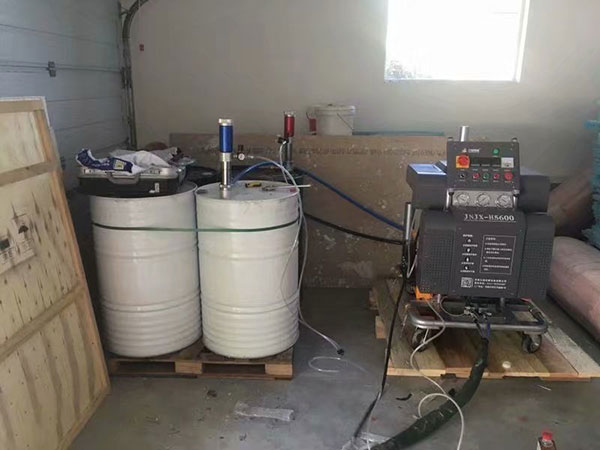 硬泡聚氨酯噴涂機(jī)(圖1) 硬泡聚氨酯噴涂機(jī)H5600