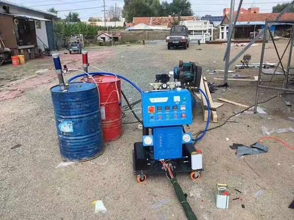 聚氨酯噴涂機廠家(圖1) Q2600聚氨酯噴涂機